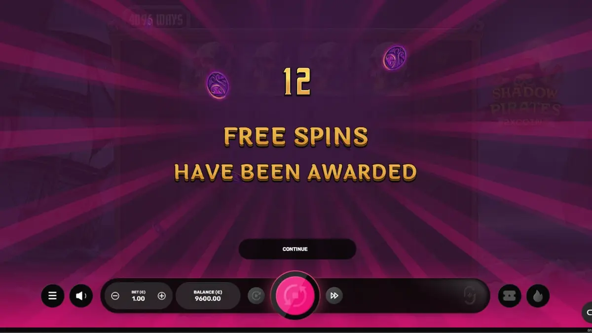 Tampilan layar permainan slot Shadow Pirates dengan tema bajak laut hantu dan suasana malam yang mencekam.